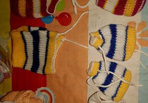 Infants Kids Combo Caps And Mittens