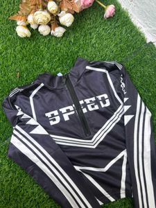 Graphic Print Cropped Long Sleeve Top