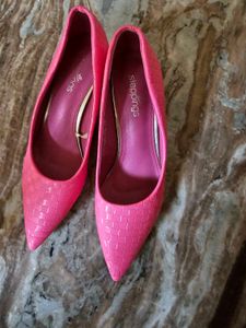 Hot Pink Heels 👠