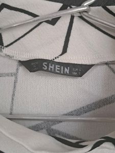 Shein, Checked Round-Neck T-shirt