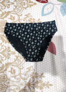 8 Amante Panties