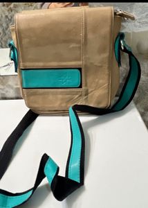 Metro Sling Bag