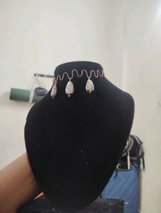 Unique Leaf Pendant Choker