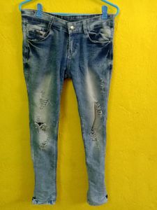 Women Damage Jeans.