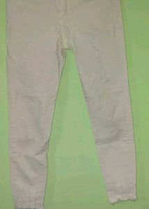 Elegant Embroidered Top + white jeans+ 🎁