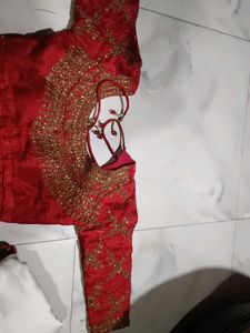 Elegant White Saree With Ready Paded Long Blouse