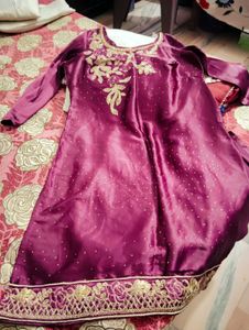 Elegant Embroidered Kurti