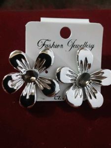 Silver Flower Fashion Earrings