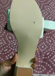 brand new Heels sandal