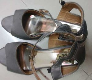 Stylish Women&#39;s Flats &amp; Sandals