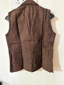 Multi coloured sleeveless jacket for women