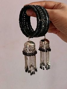 Statement Jhumka Bangle