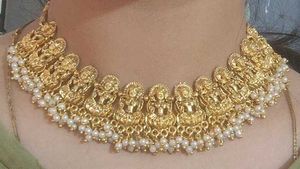 Lakshmi Design Jewelry Set