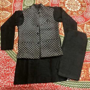 Men&#39;s Black Kurta Pajama with Waistcoat