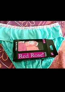 Brand New Red Rose 3 Briefs set