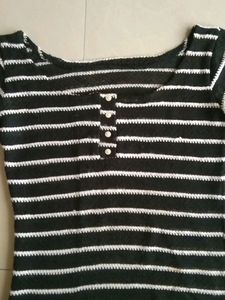 Black And White Woolen Top Size:Small(S)
