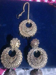 Traditional Maang Tikka & Earrings Set