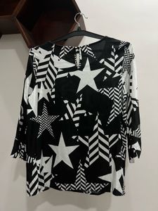Geometric Star Print Top