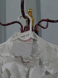Ruffle Off-white