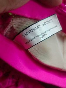 Victoria&#39;s Secret Bralette Wit Thong Free
