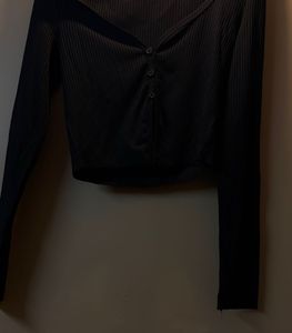 classic black crop top