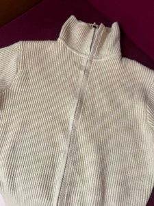 Cream Zip-Up Knit Cardigan