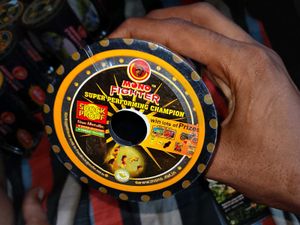 Plastic Trade Original Manjha Hero Plus Kite Fight