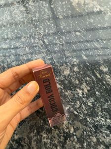 Too Faced Cocoa Bold Creme Lipstick ( Milk Shake))