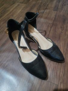 Black Pointed Flats