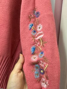 Pink Embroidered sweater 🎀