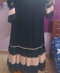 Elegant Black &amp; Beige burkha