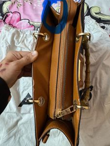 Unused Aldo Bag Has Detachable Straps With Flaw