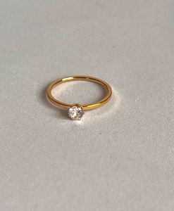 Anti-tarnish Single stone dainty ring