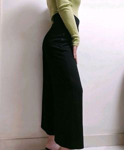 Black Colour its Fits 28, 30 And Side Zip