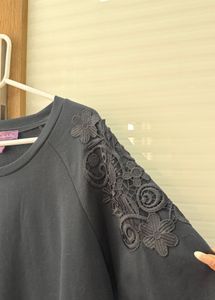 Elegant Black Lace Sleeve Sweatshirt  XL