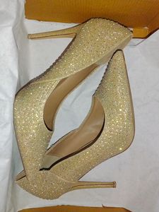 rhinestone pointed-toe pump heels