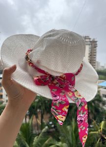 White Vacation Hat 🎀
