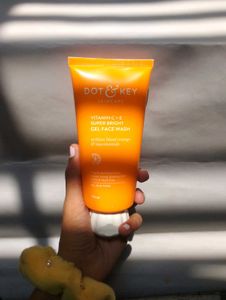 Combo Dot &amp; Key Face Wash