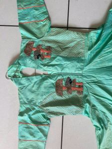 Pista Ethnic  Gaun