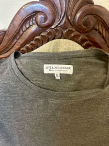 Live Love Lounge XL Gray Top