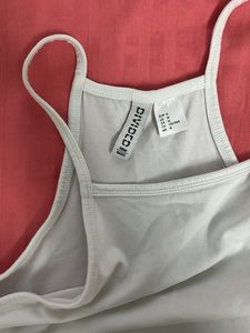 H&amp;M White Top🐇