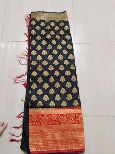 Elegant Black &amp; Gold Saree