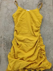 Berrylush Yellow Solid Crepe Ruched Dress