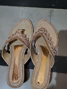 Sparkling Gold Toe Ring Flats