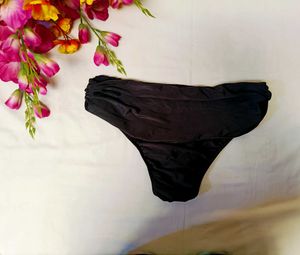 🇳🇿💫♥️♥️ Ruffle Black Bikini Bottom