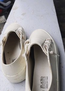 Zudio White Casual Shoes