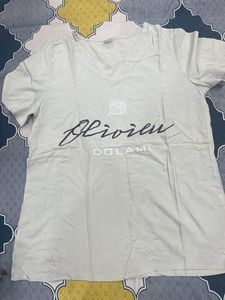 casual off white top