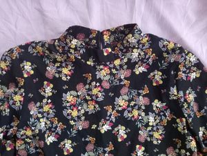 Women&#39;s Floral Top