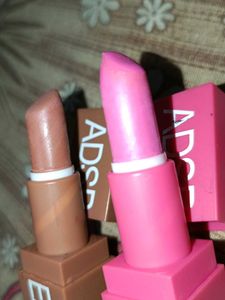 a brown 🟤 and pink 🩷 lipstick