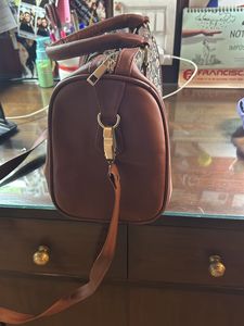 Zouk Leather Handbag